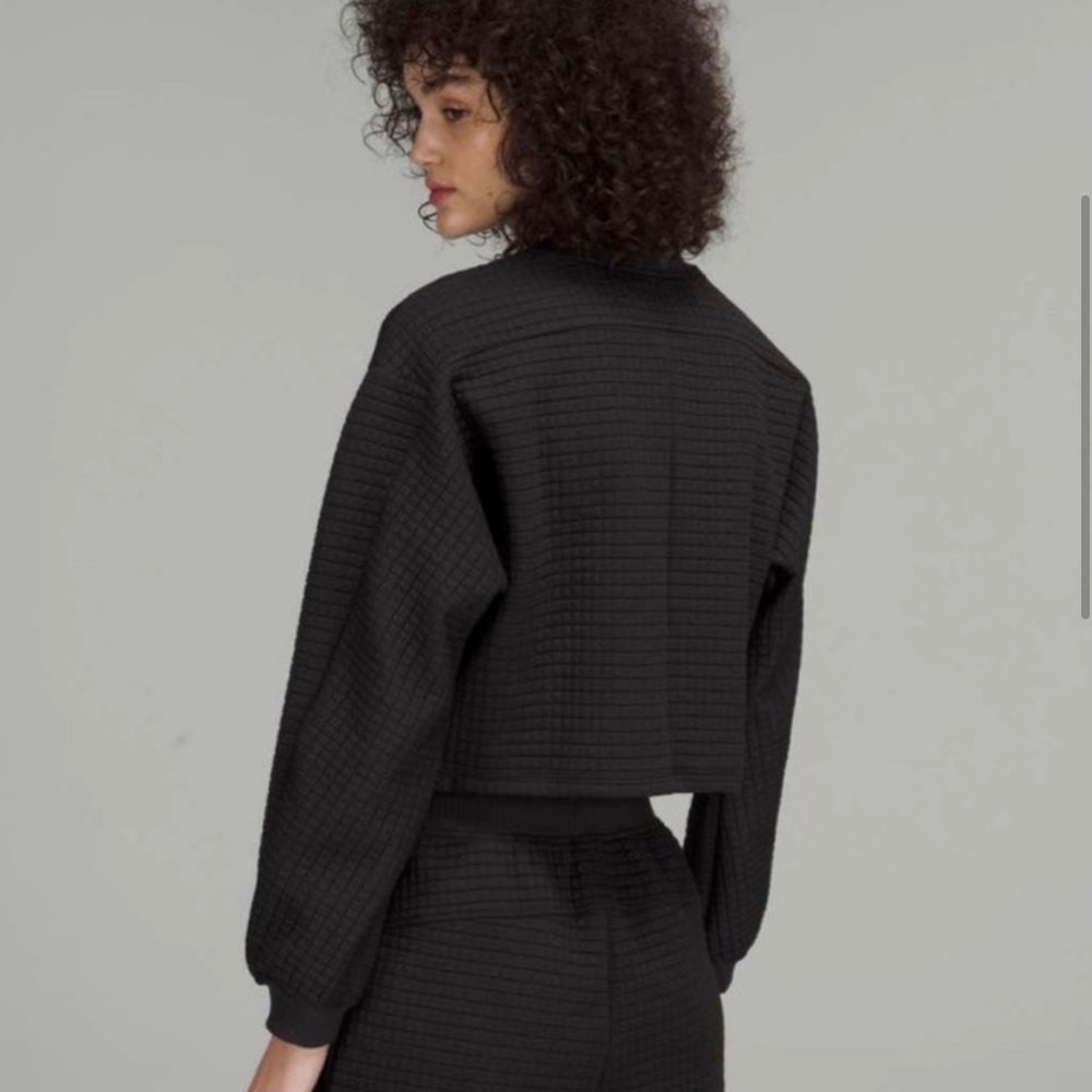 Lululemon LAB Textured Grid Cropped Pullover Size 2 Black